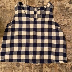 V neck linen sleeveless top with buttons on back